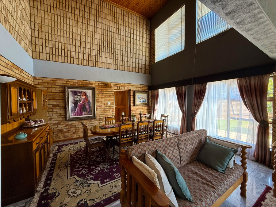 6 Bedroom Property for Sale in Van Der Hoff Park North West